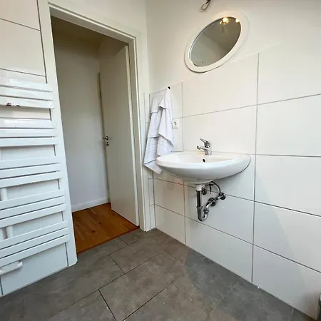 Zentrale In Ideal Fuer Monteure & Geschaeftsreisende Apartment *