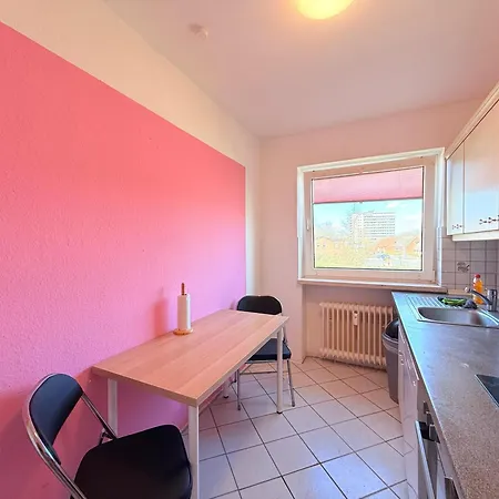 Zentrale In Ideal Fuer Monteure & Geschaeftsreisende Apartment