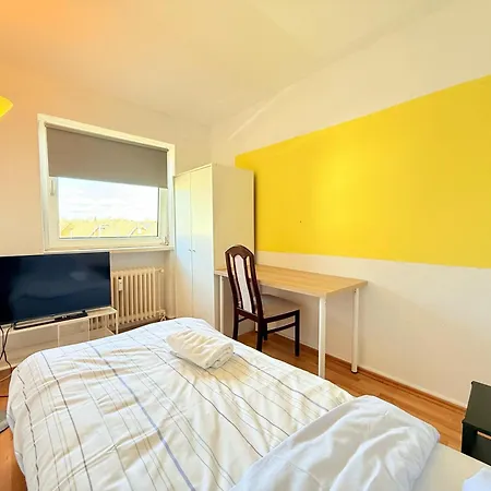 Zentrale In Ideal Fuer Monteure & Geschaeftsreisende Lägenhet *