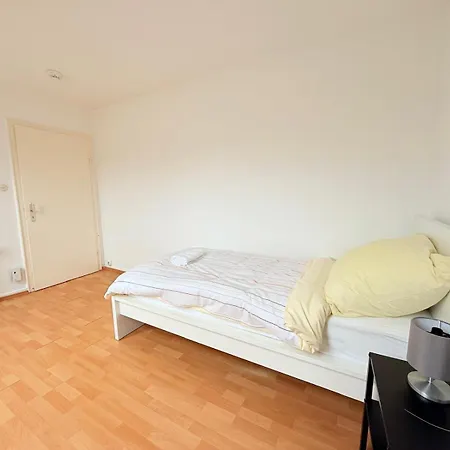 Zentrale In Ideal Fuer Monteure & Geschaeftsreisende Apartment *