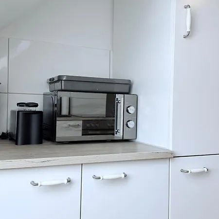 Zentrale In Ideal Fuer Monteure & Geschaeftsreisende Lägenhet