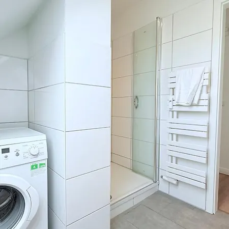 Zentrale In Ideal Fuer Monteure & Geschaeftsreisende Apartment